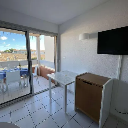 2 Pieces Avec Piscine Et Parking, A 300m De La Plage, Animaux Acceptes - Richelieu - Fr-1-702-32 Апартаменты *