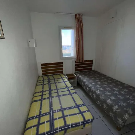 2 Pieces Avec Piscine Et Parking, A 300m De La Plage, Animaux Acceptes - Richelieu - Fr-1-702-32 Апартаменты *